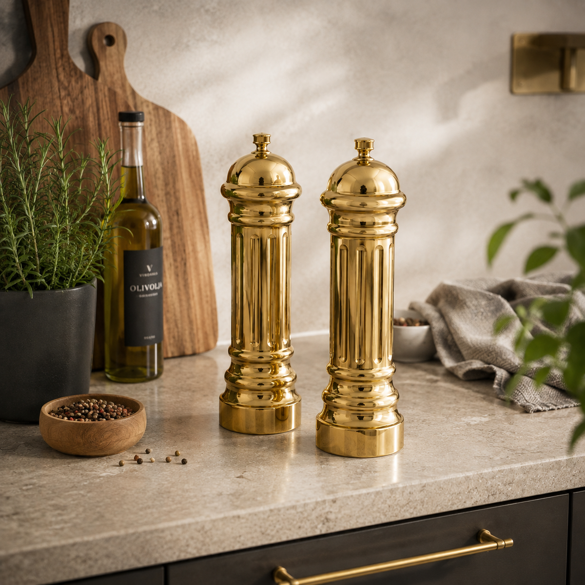 Kryddkvarnar i guldfinish – 2-pack med justerbar malningsgrad