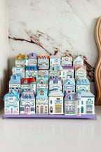 Kryddburkar i porslin formade som hus – 24-pack med lock