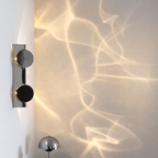 Skulptural designlampa med varmt ljus – modern dekorativ bordslampa