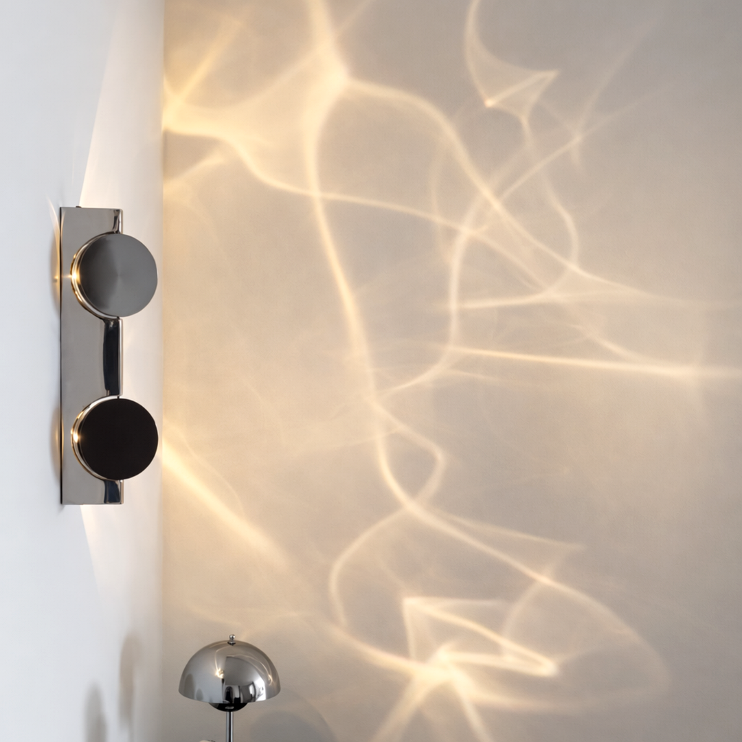 Skulptural designlampa med varmt ljus – modern dekorativ bordslampa