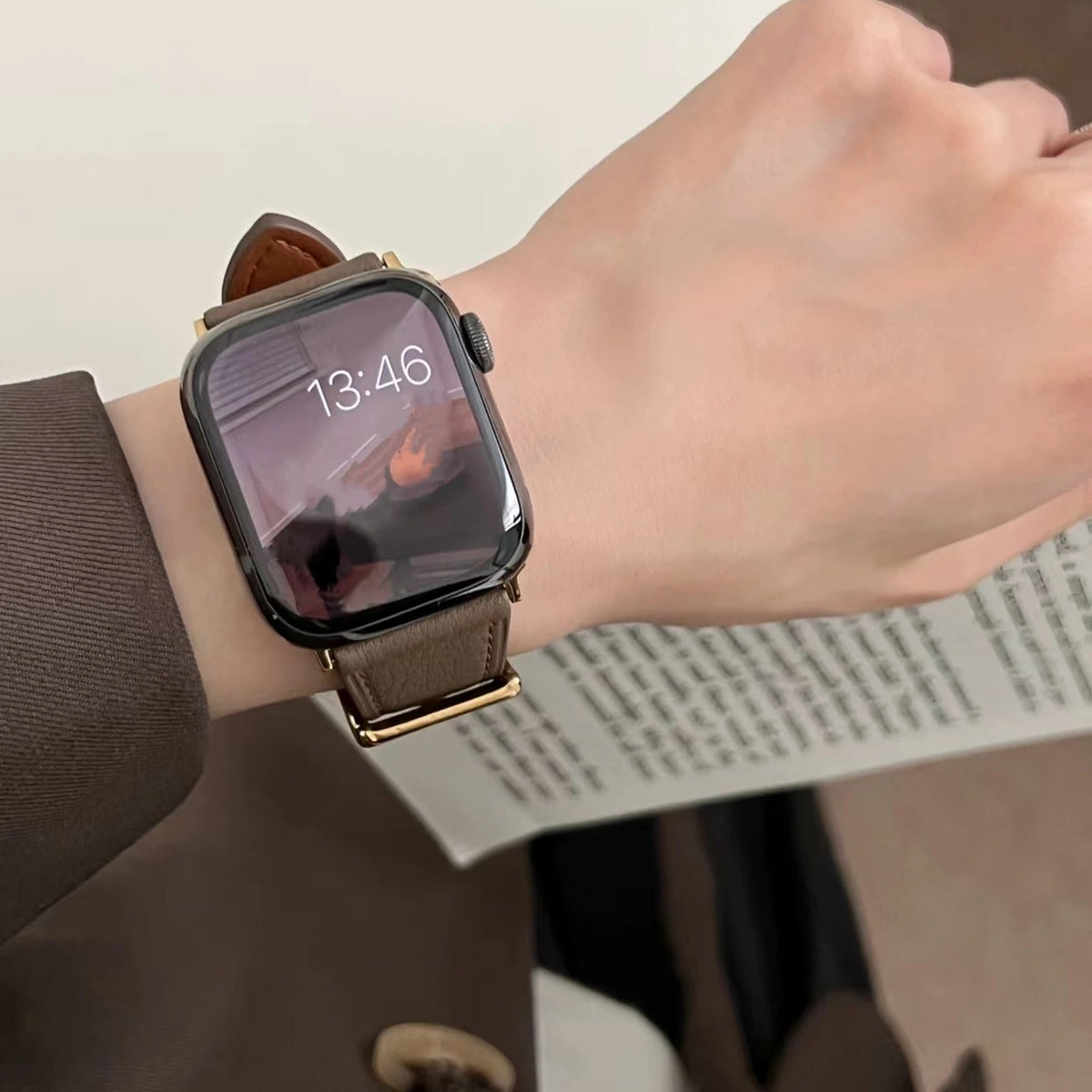 Gold Silver-klockarmband monterat på Apple Watch